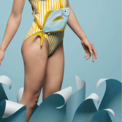 bolso bandolera con forma de pez