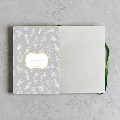 Detalle del cuaderno A5 Midnight Meadow de Alljoy Design