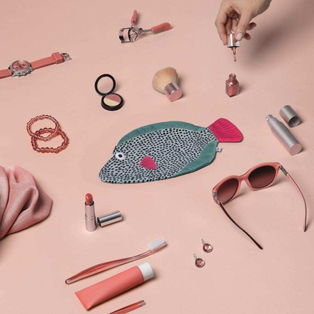 estuche con forma de pez