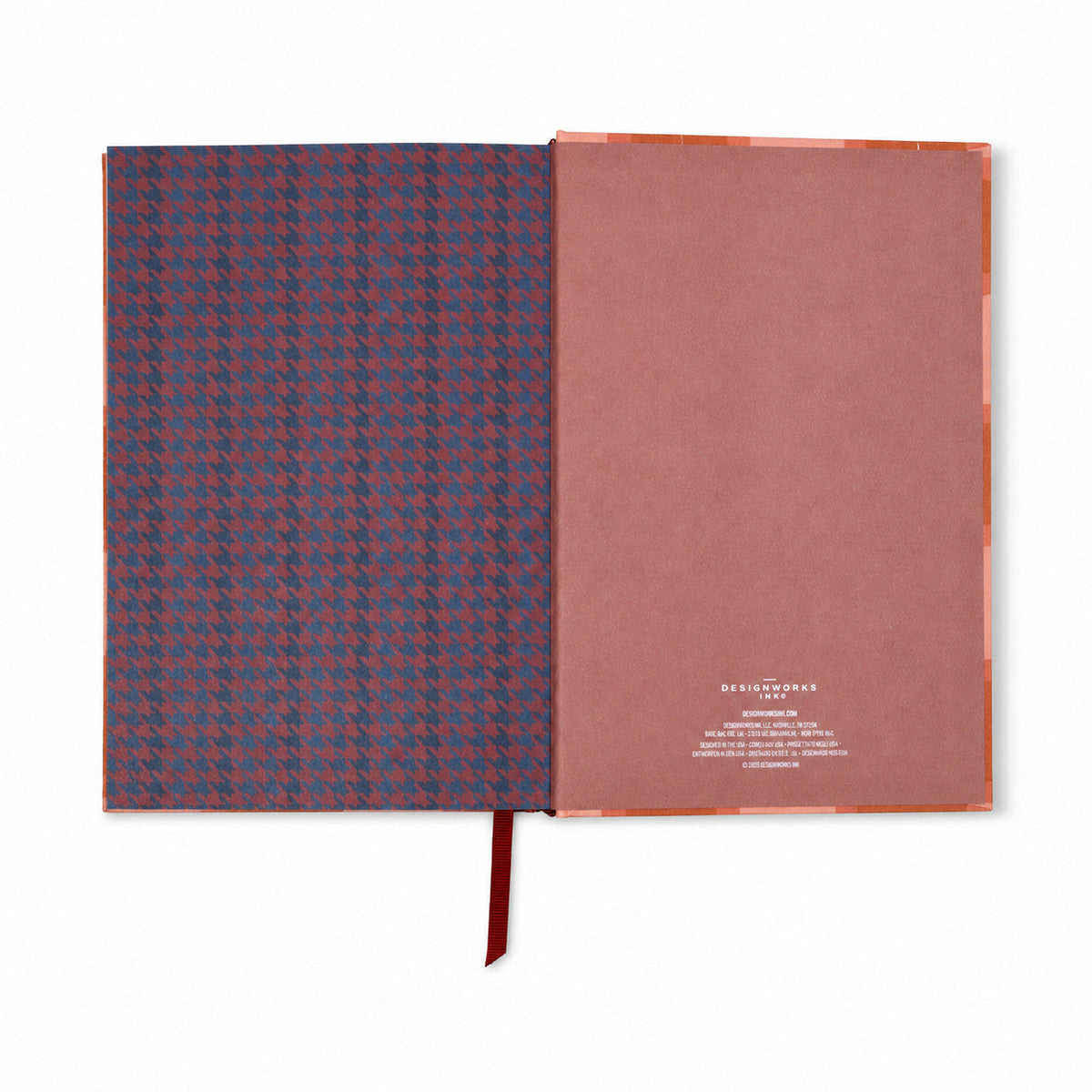Detalle del marcapaginas de cinta del cuaderno Framed Floral Iris Journal