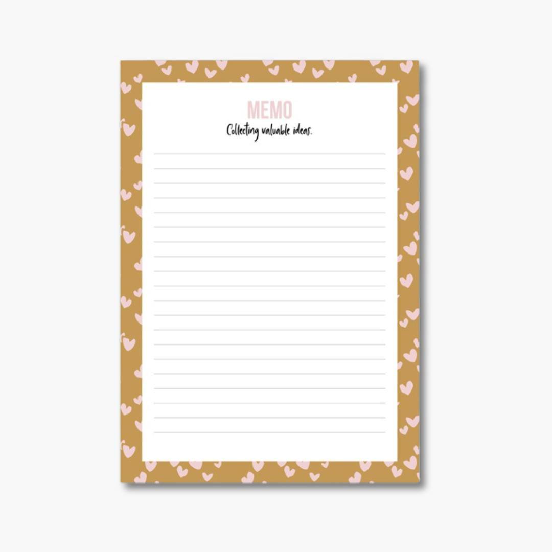 bloc de notas con dibujos de corazones