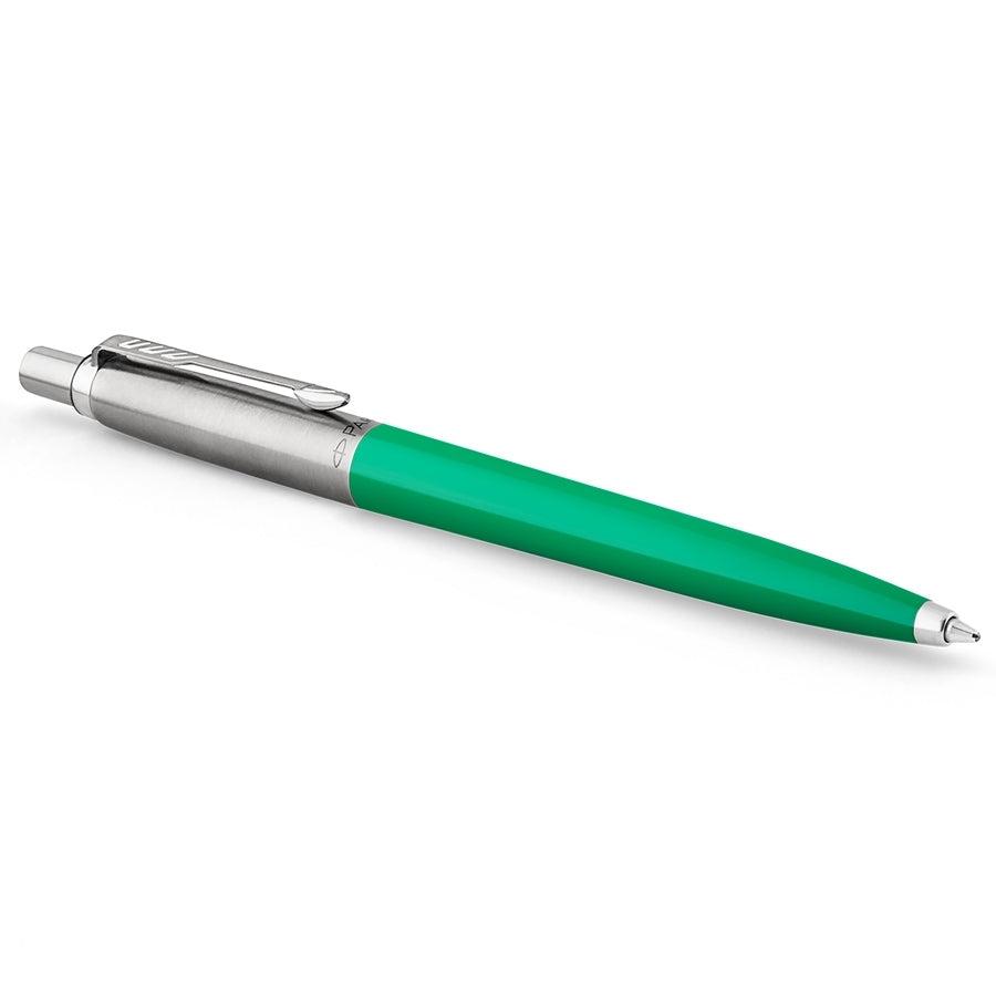 Bolígrafo Parker Jotter Original verde y plateado con diseño clásico y sistema retráctil.