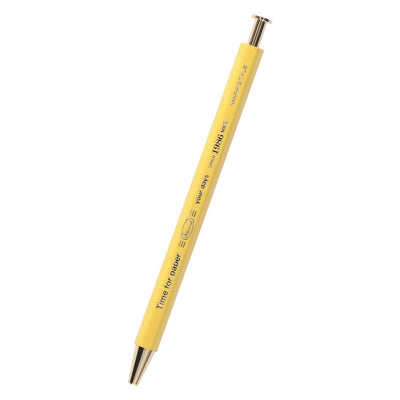 Bolígrafo Time for Paper de Mark's en color amarillo, estilo retro elegante, madera ligera, detalles dorados.