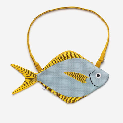 bolso bandolera con forma de pez