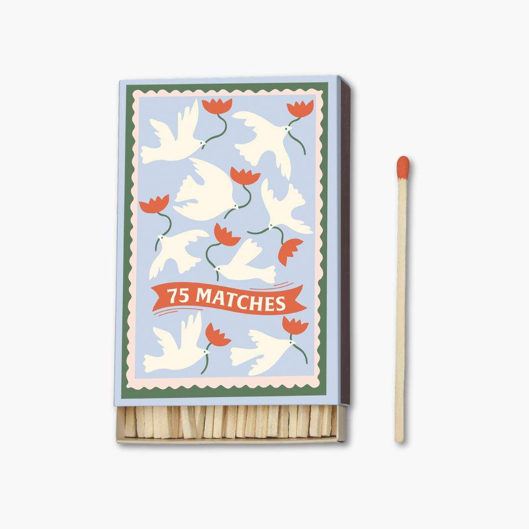 caja de 75 cerillas paddywax con dibujo de flores