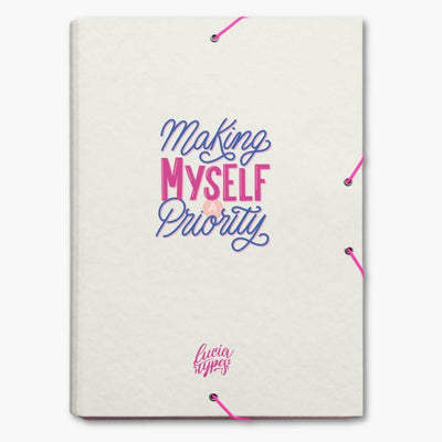 carpeta de solapas con frase making myself a priority