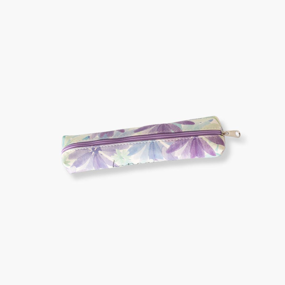 Estuche pequeño Hannai con diseño floral de inspiración primaveral, compacto y colorido, ideal para útiles esenciales.