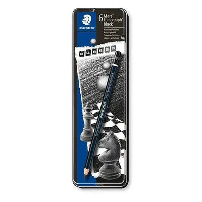 Lápices Artísticos Mars Lumograph Black en caja metálica, ideales para dibujar y sombrear.