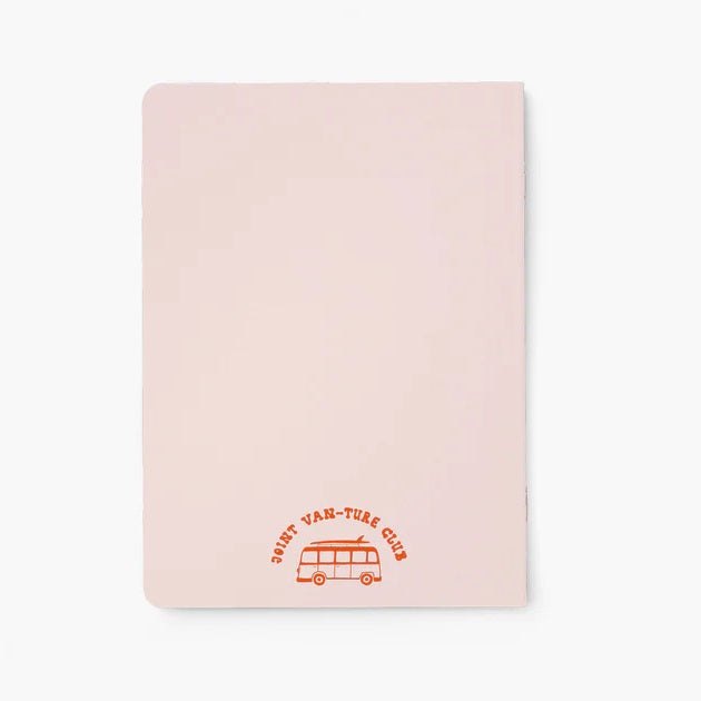 Cuaderno A5 Van-Ture Club con diseño elegante y páginas en blanco.
