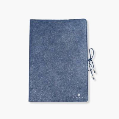 Libreta de piel Niza con acabado brillante azul, elaborada en España.