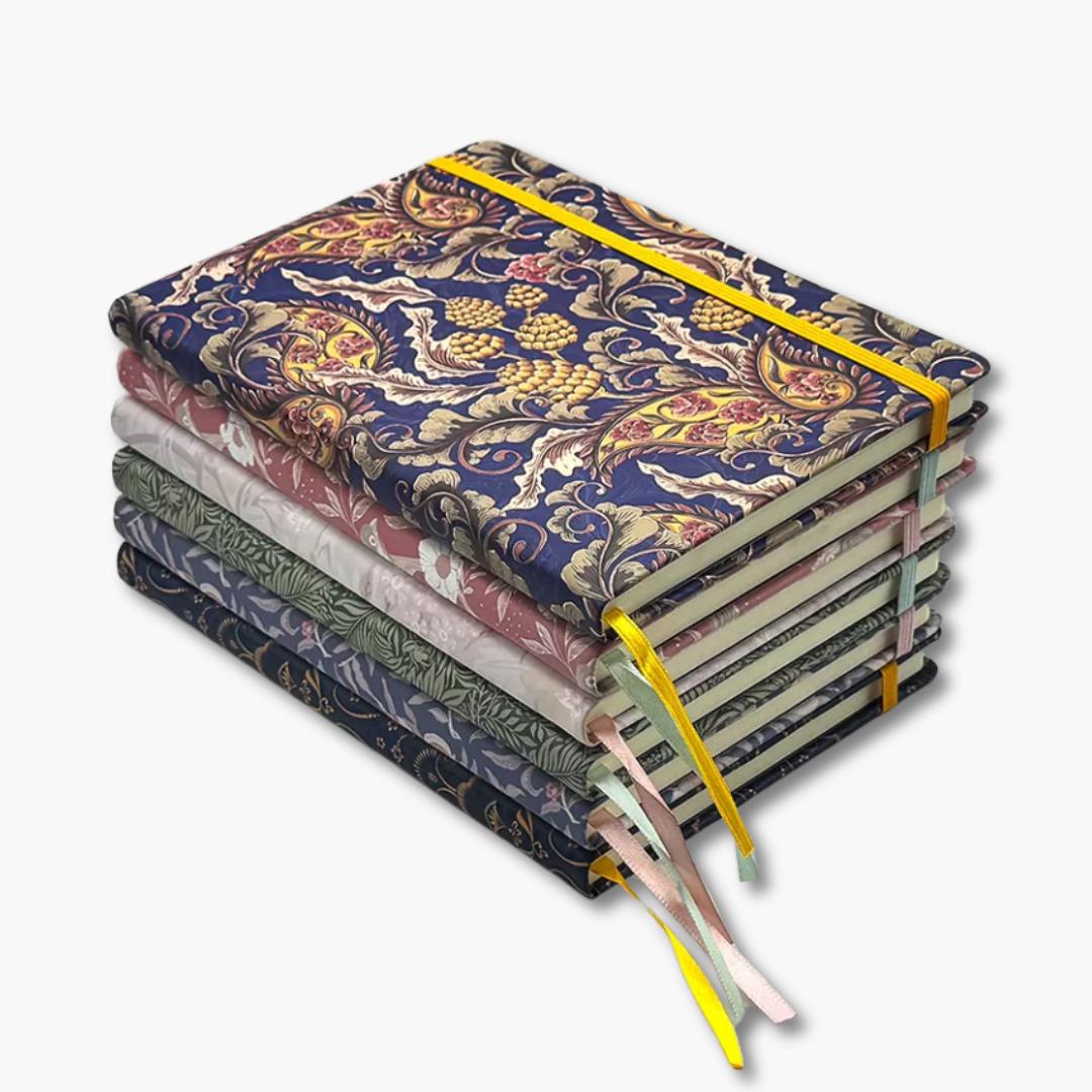libretas a5 morris con estampado floral y goma de cierre