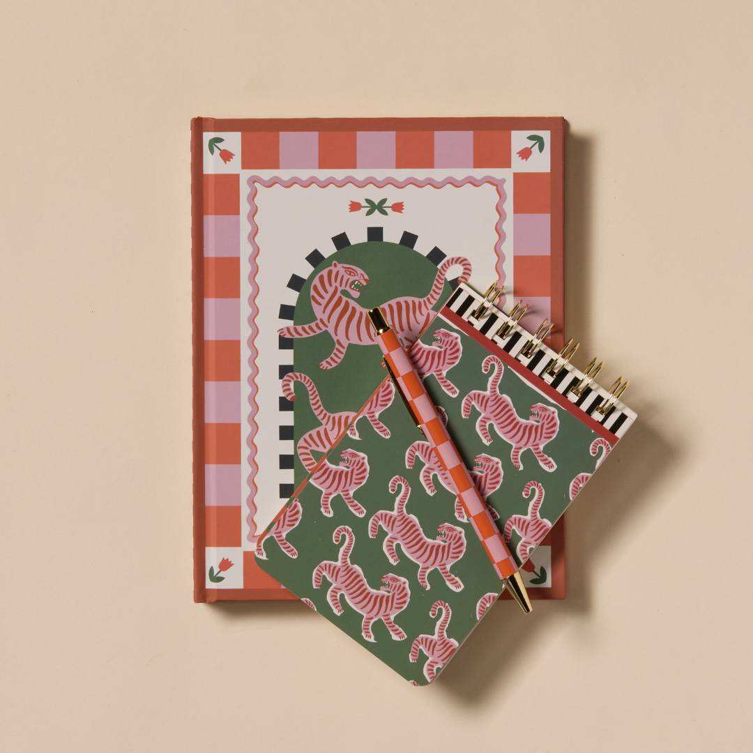 set de cuaderno, bloc de notas y boligrafo de la colección a dopo de desingwork ink tiger