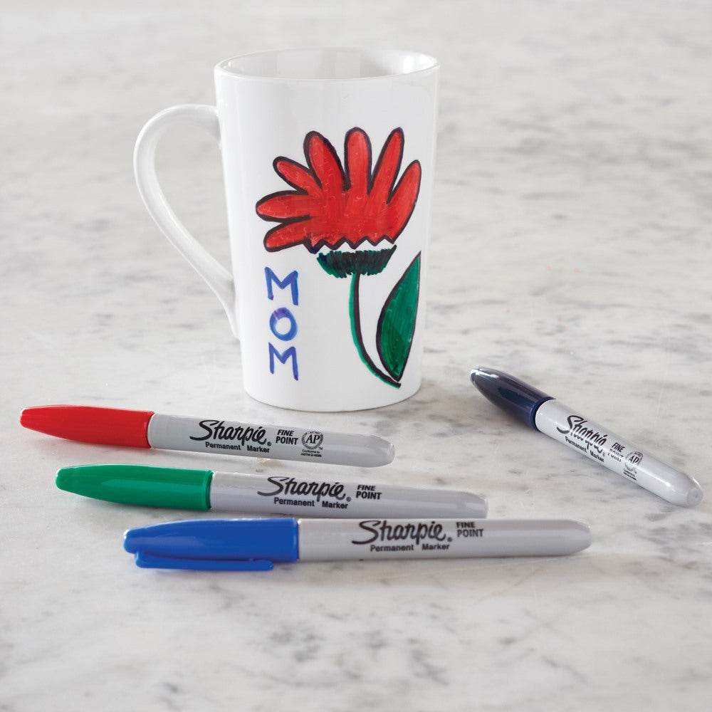 Set 4 Rotuladores Permanentes Punta Fina con colores brillantes para múltiples superficies y tinta de secado rápido.