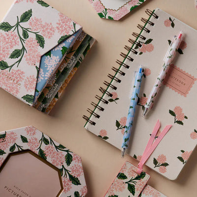 Regalos originales para amantes de la escritura (ideas bonitas y útiles)