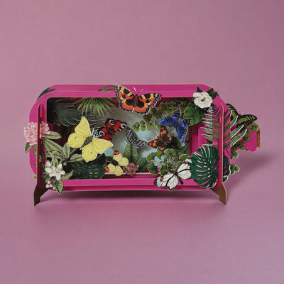Tarjeta pop-up Butterflies de Alljoy Design con mariposas en 3D