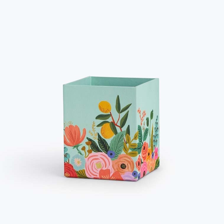 Cubilete Portalápices Garden Party con diseño floral y detalles dorados.