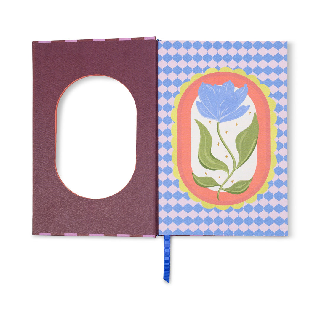 Detalle de la portada del cuaderno Framed Floral Magnolia Journal