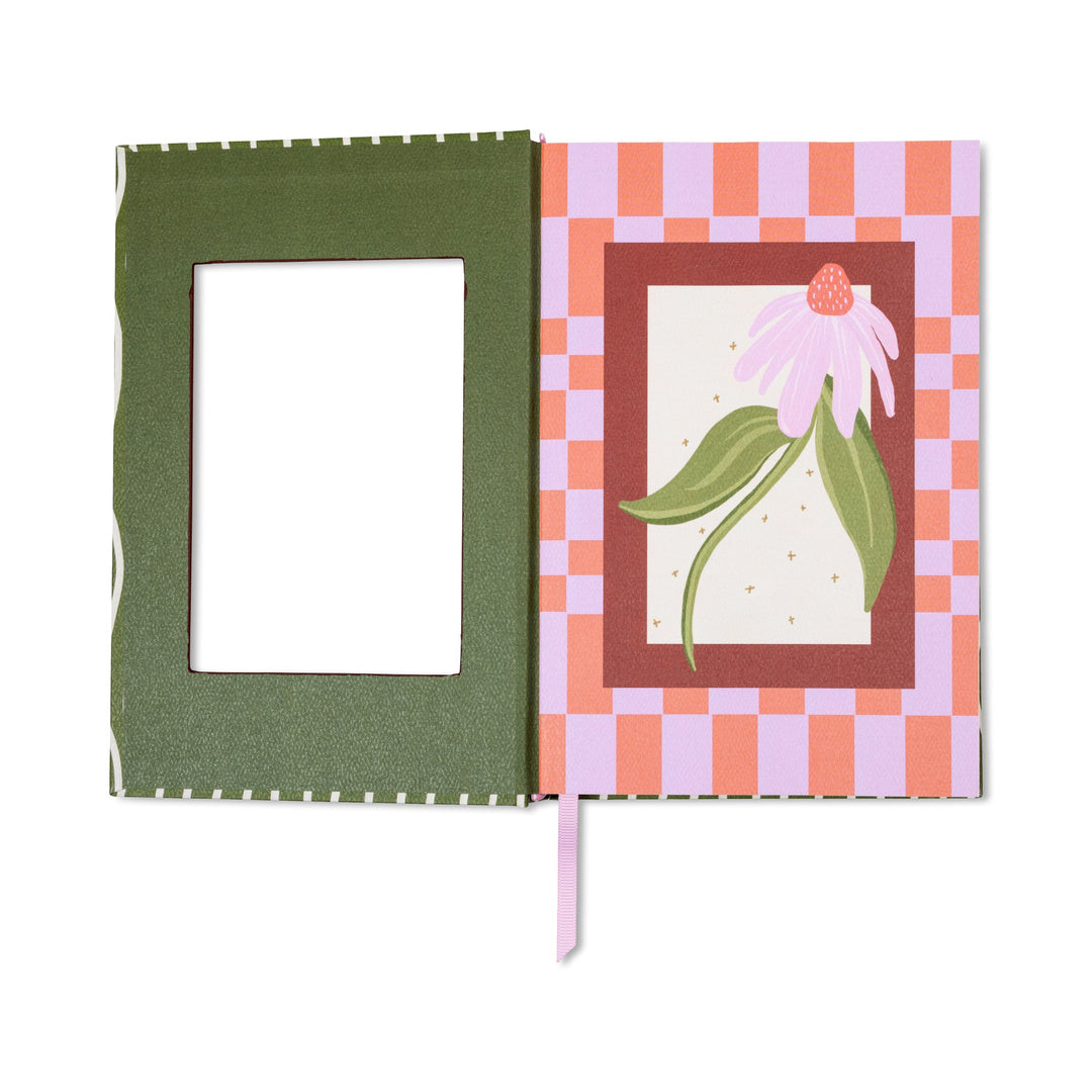 Detalle de la portada del cuaderno Framed Floral Coneflower Journal