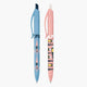 bolígrafos de la colección milan camaleon swins en colores azul y rosa con dibujos de nadadoras