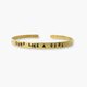 Brazalete ajustable de latón "Surf Like a Girl", hecho a mano, diseño único.