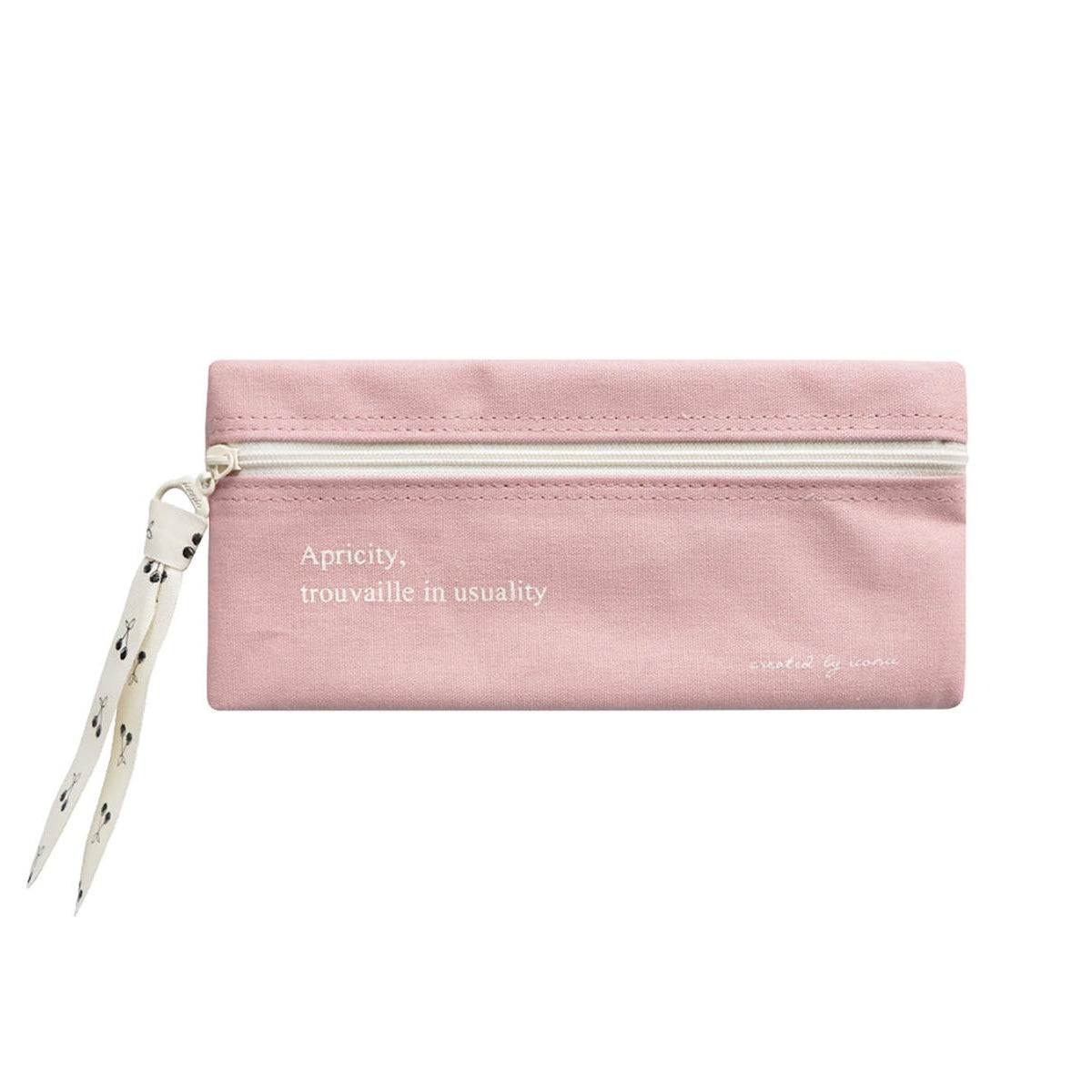 Estuche de Tela Cottony ICONIC rosa con cierre de cremallera y lazo, diseño elegante y funcional.