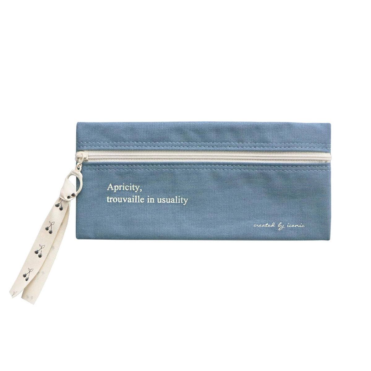 Estuche de Tela Cottony ICONIC azul con cremallera y lazo, diseño elegante y funcional.
