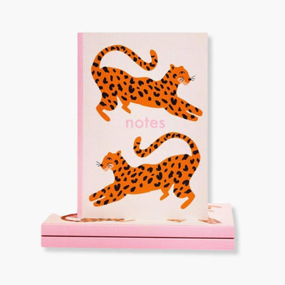 Cuaderno A5 Roar de Sadler Jones con diseño de leopardos en portada, tamaño 14.8 x 21 cm.