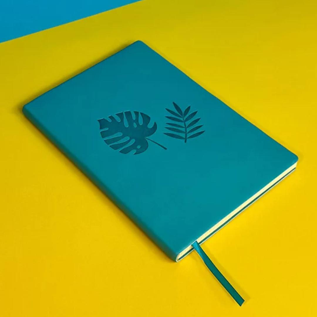 cuaderno a5 thermo sweet con portada verde y grabado de hojas