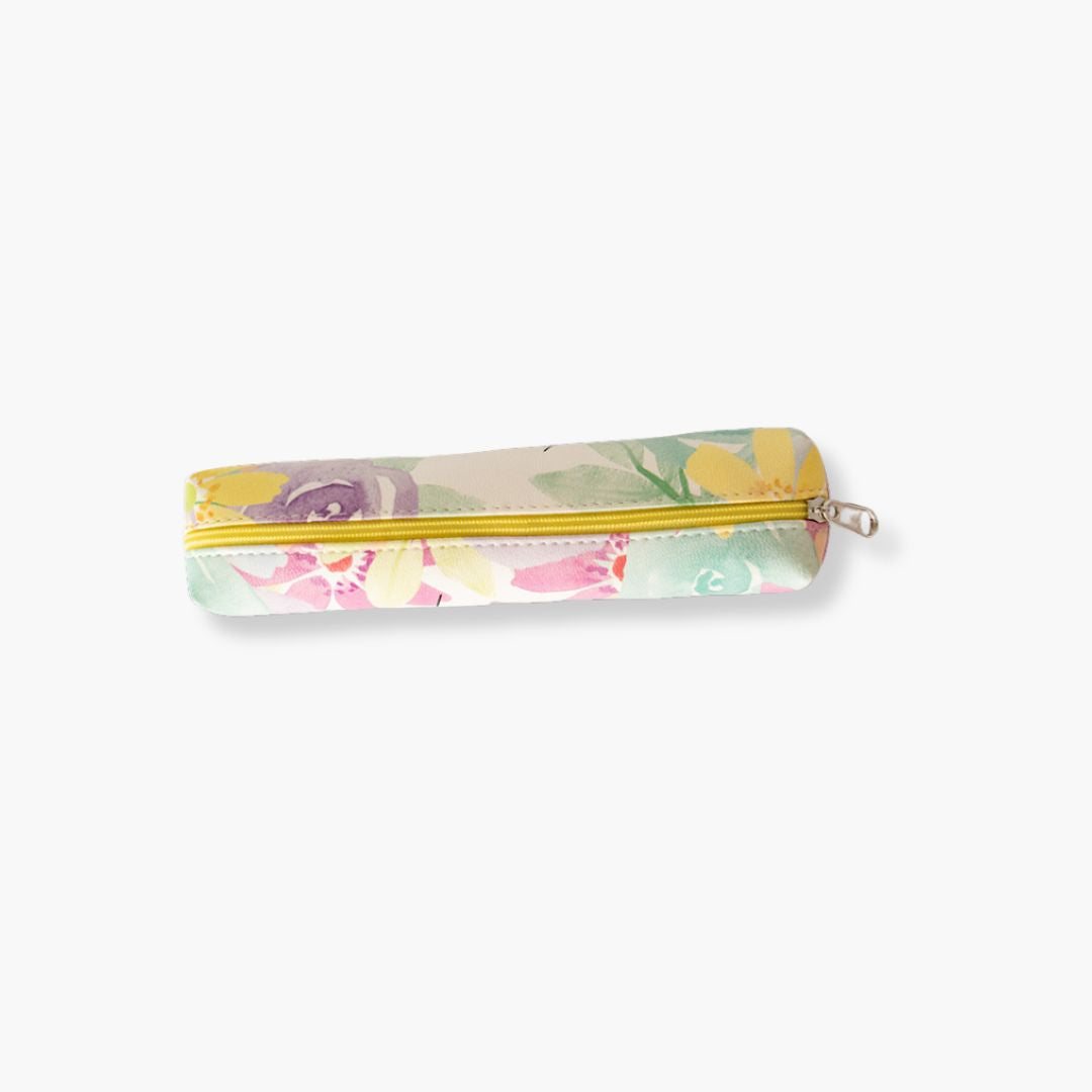 Estuche pequeño Hannai Summer colorido y compacto para útiles esenciales.