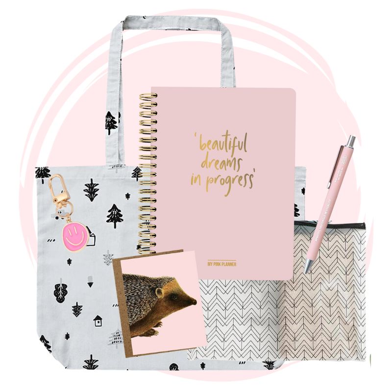 set de papeleria con tote bag, neceser, cuaderno, boligrafo y llavero