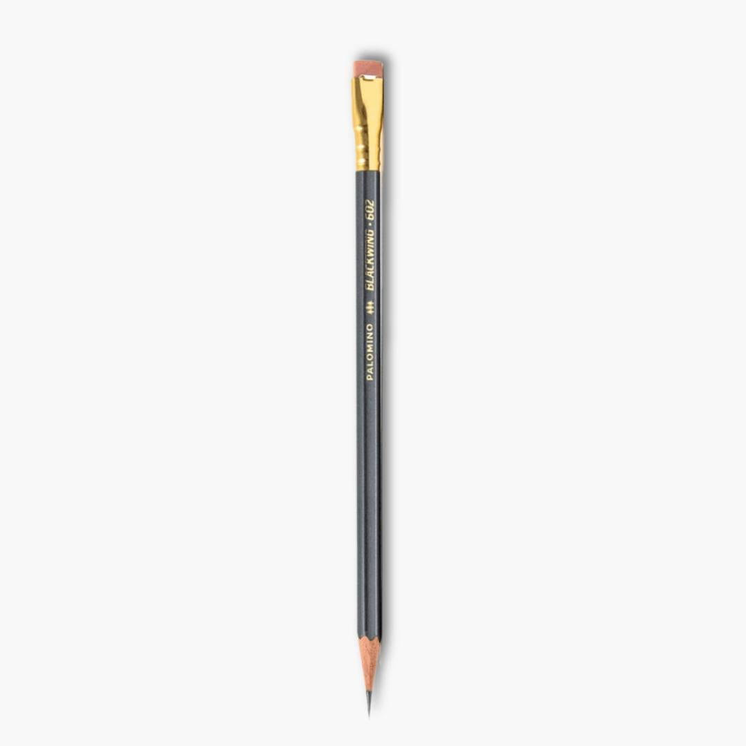 Lápiz BLACKWING 602 con acabado gris metalizado y goma de borrar rosa reemplazable