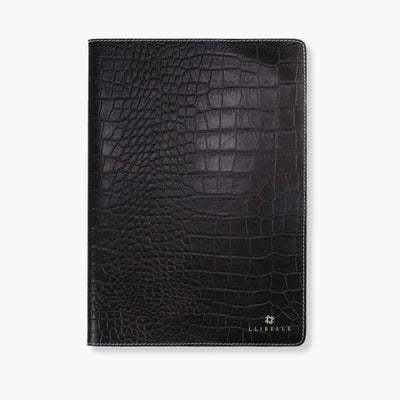 Libreta de piel grabada diseño cocodrilo, hecha a mano en España, color negro.