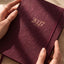 Agenda Mulberry 2027, detalle de tela y relieve