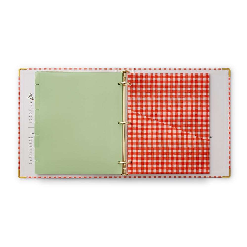 Recetario Cherry Farm de Rifle Paper Co. con ilustración de cerezas, tapa dura, detalles dorados, y organizador eficiente para recetas.