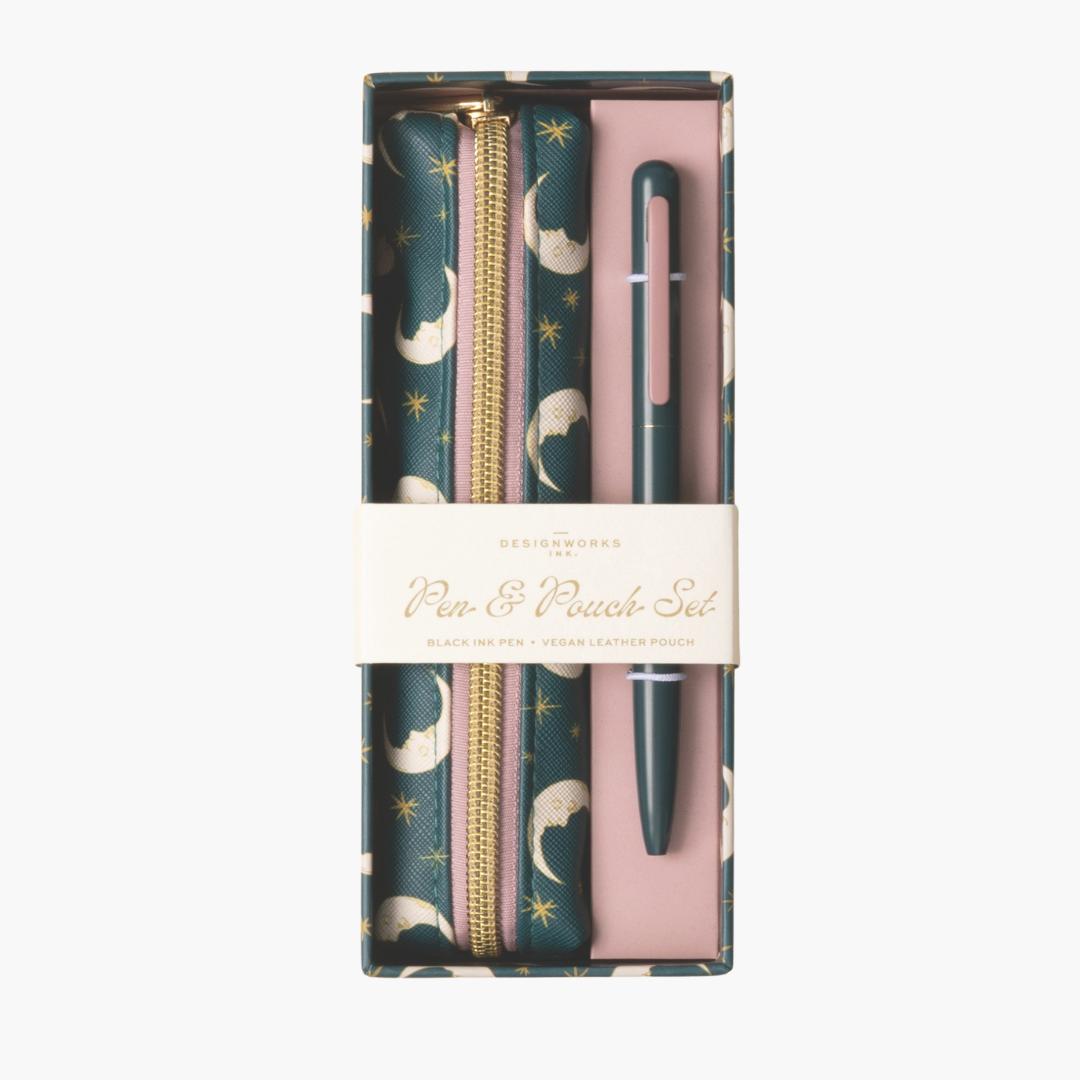 caja con un set de estuche y bolígrafo con diseño lunar en color azul