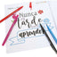 Iniciación al lettering con set de rotuladores y guía de 100 páginas.