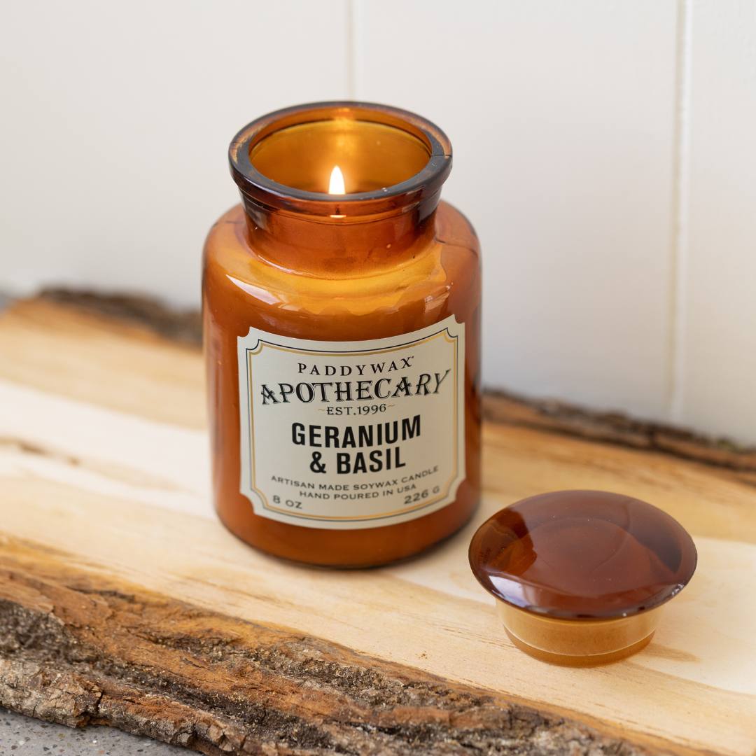 vela aromática apothecary geranium & basil